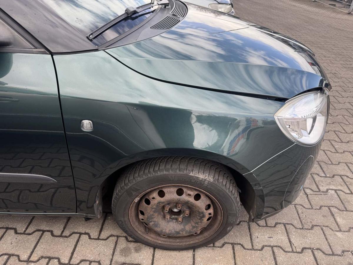 Skoda Fabia 2 original Kotfl&uuml;gel vorn rechts LF6K Highland Gr&uuml;n Bj.2008